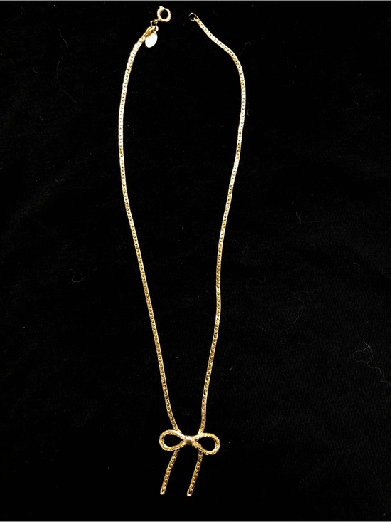 Avon Jewelry - Vintage Avon 80s Bow Necklace🎀